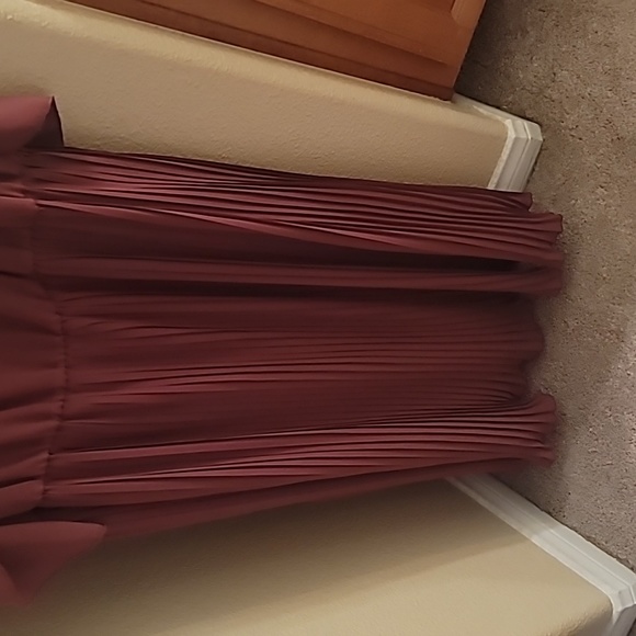 HP 🥳 Cold shoulder pleated dress 🩷💜 - Picture 12 of 14